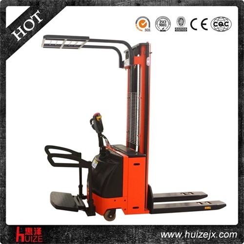 安全防護型電動(dòng)堆高車(chē)